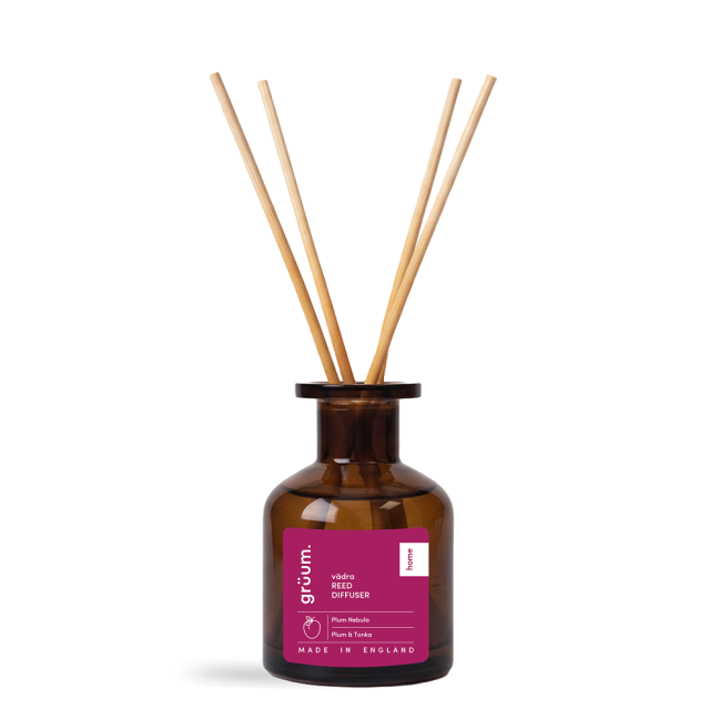 Reed diffuser with glass bottle