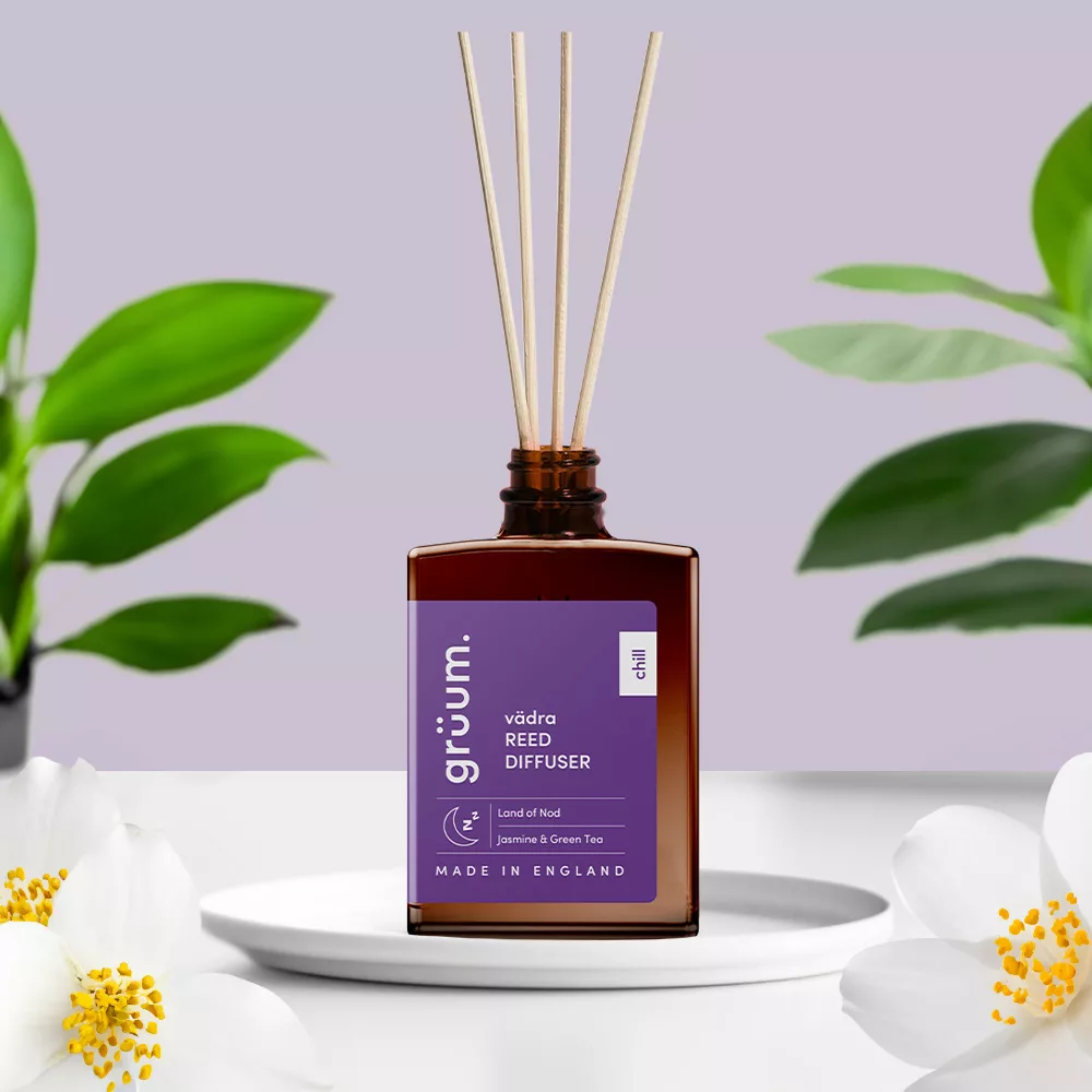 vädra Reed Diffuser Set – The Land of Nod variant in eco-friendly packaging with recyclable glass jar and biodegradable rattan reeds.